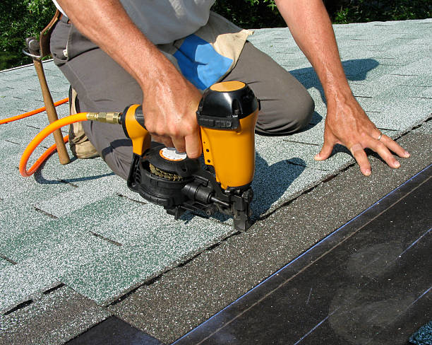 Best Roof Gutter Cleaning  in Manhattan, KS